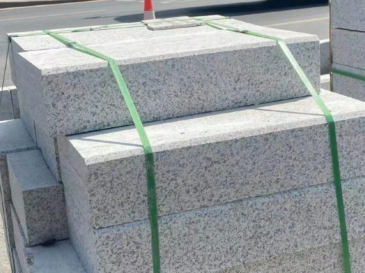 輕松駕馭路沿石加工，成為加工大師！(圖1)