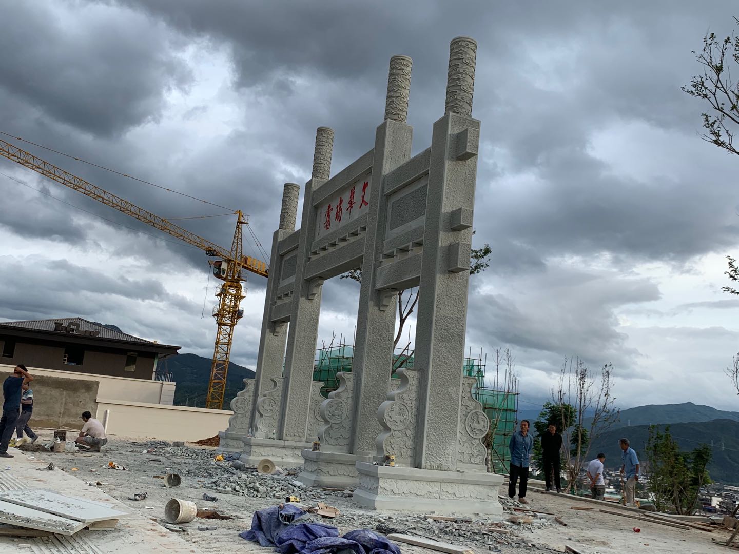 石材雕刻字，雕刻景墻地板及迎門墻福字等雕刻工藝