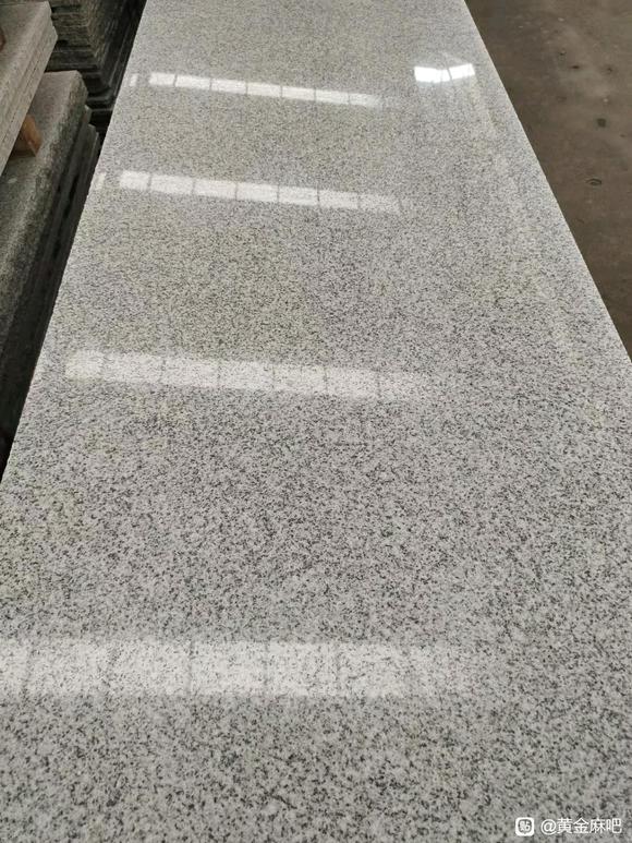 建筑外墻如何既美觀又耐用？試試?yán)z面和火燒板芝麻白