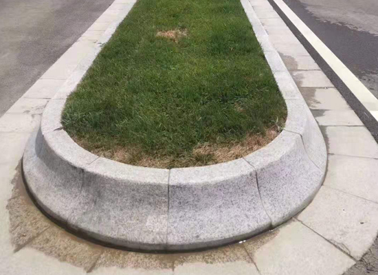 地面石材時間長返潮長青苔做石材防水防護(hù)有用嗎